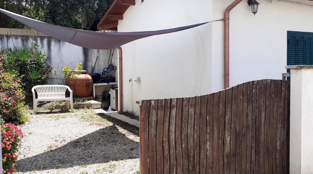 8 Via V. Monti Villa Loiri Porto San Paolo Luaran gambar